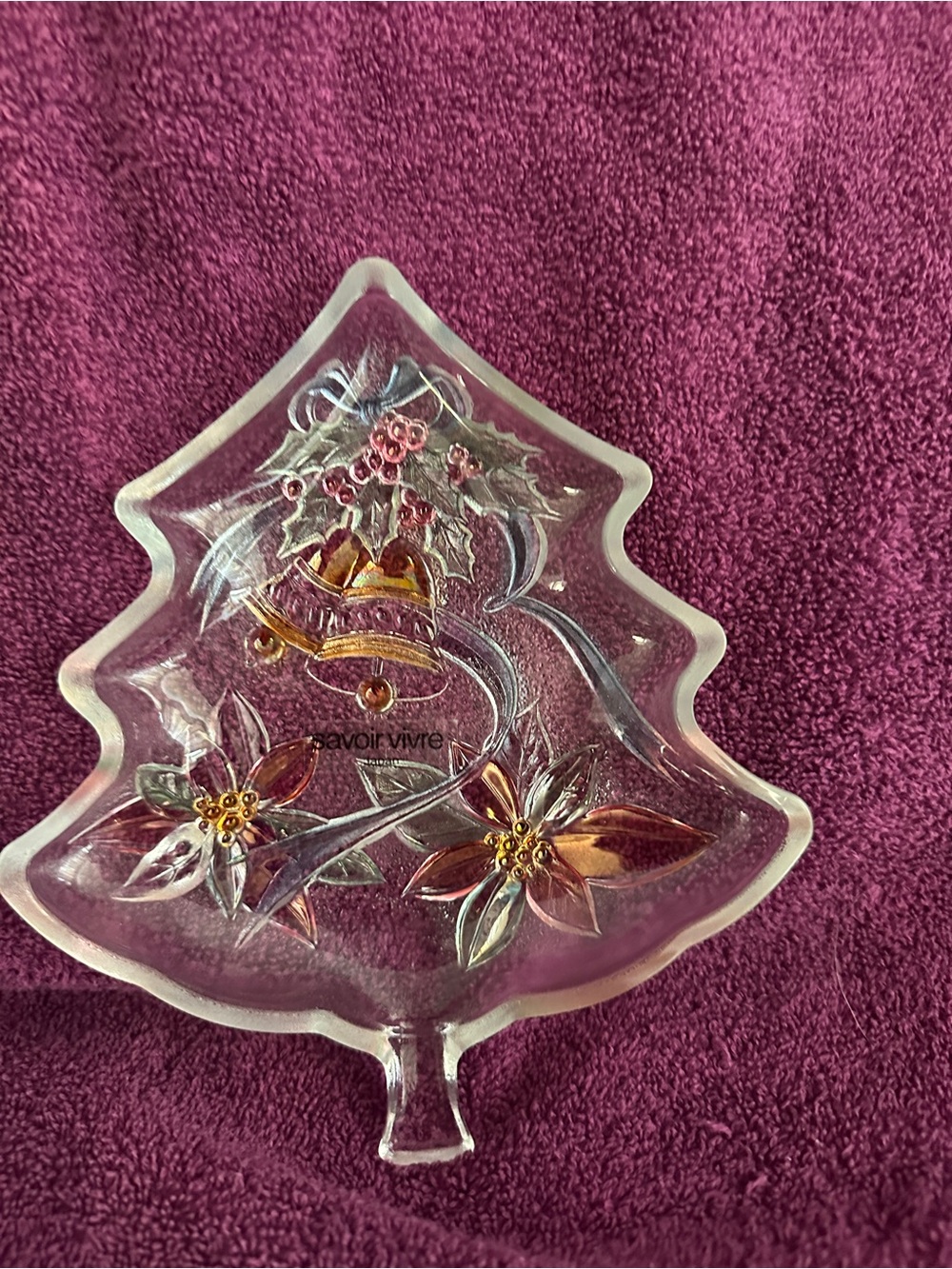 SAVOIR VIVRE EMBOSSED CHRISTMAS TREE GLASS CANDY DISH, BELLS HOLLY POINSETTIA